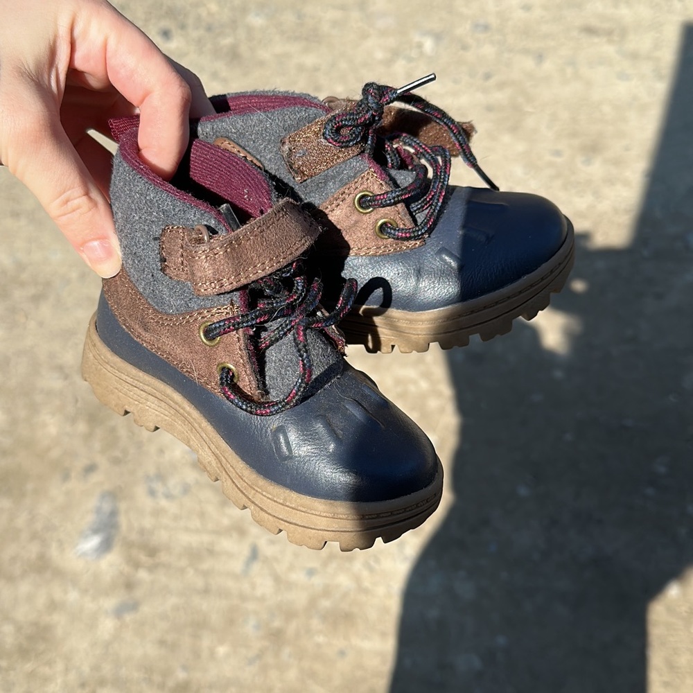 Duck boots